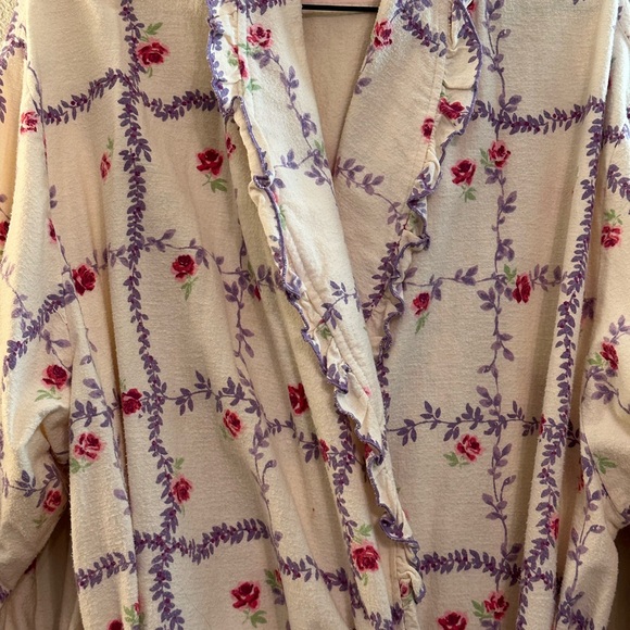 Floral Patterned Robe with Belt - Picture 2 of 5